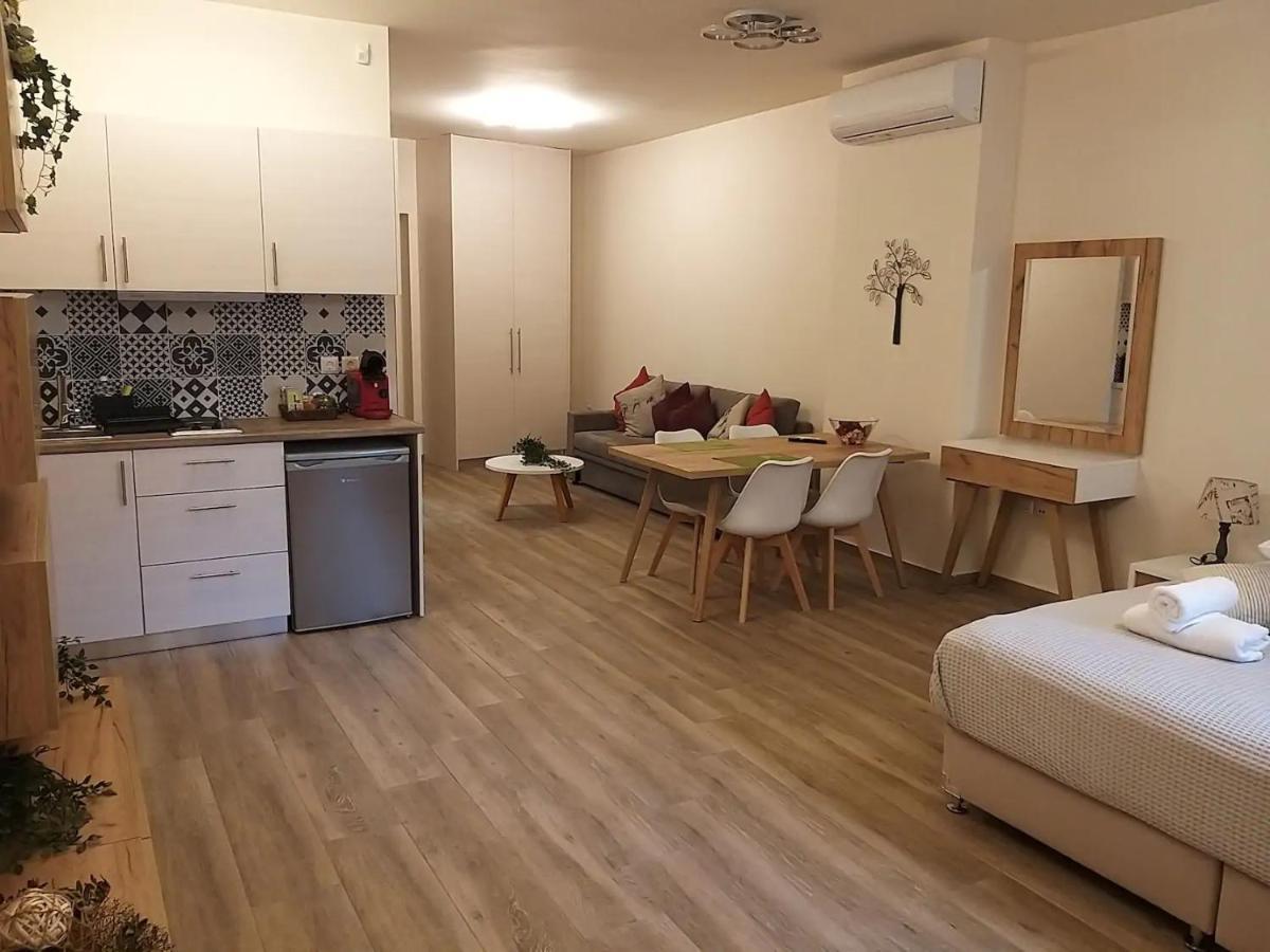 Amazing Apartments @ Monastiraki Subway Station Athen Eksteriør billede